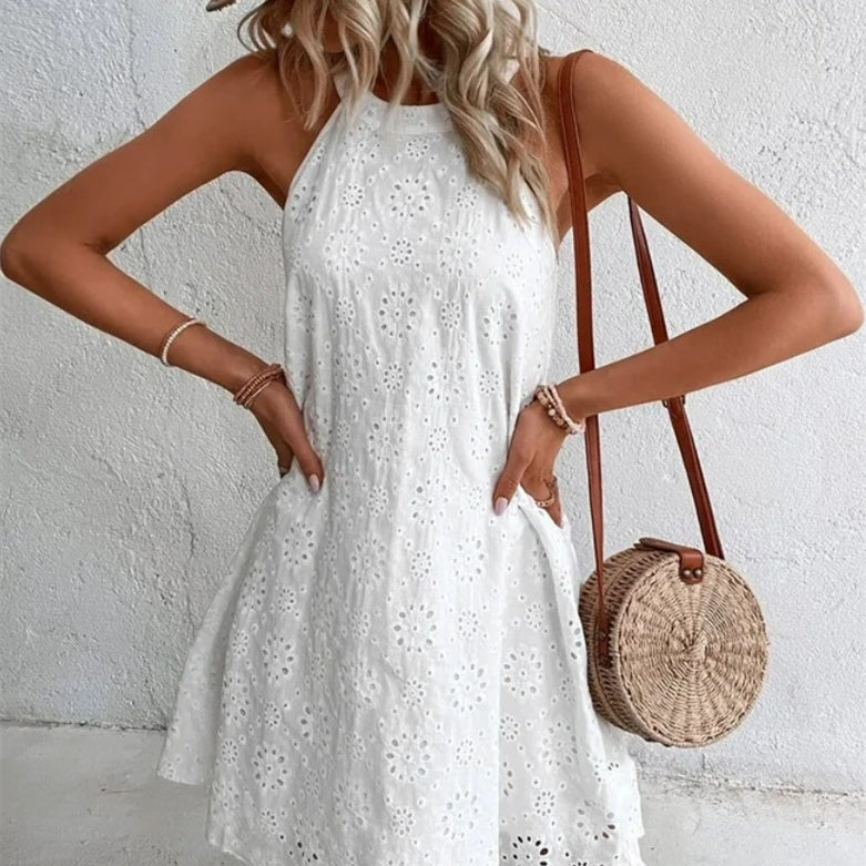 Judith – Sleeveless Dress with Button and Lace
